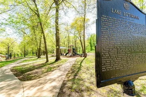 View/Area - 212 L St, Lake Lotawana, MO 64086 photo 11 of 13