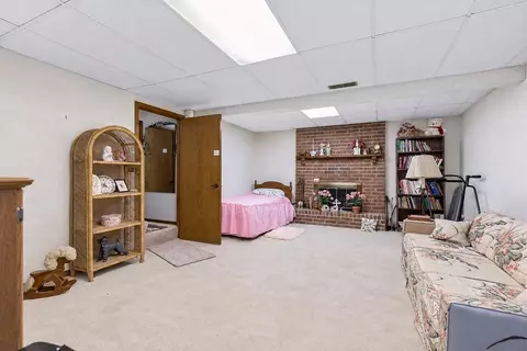 Bedroom - 212 L St, Lake Lotawana, MO 64086 photo 6 of 7
