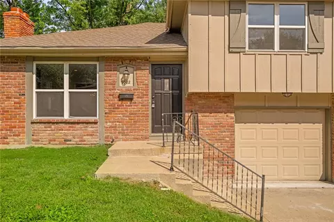 9302 W 83rd St, Overland Park, KS 66204