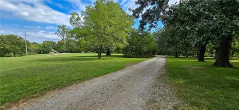 2649 Indiana Ter, Ottawa, KS 66067