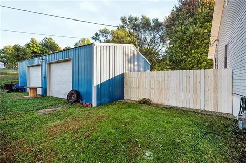 Exterior - 1402 N 15th St, Atchison, KS 66002 photo 8 of 28