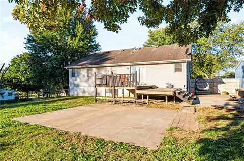 Exterior - 1402 N 15th St, Atchison, KS 66002 photo 14 of 28