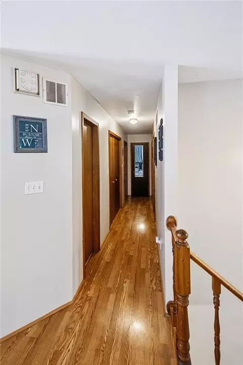 Entry Way - 1402 N 15th St, Atchison, KS 66002 photo 3 of 6