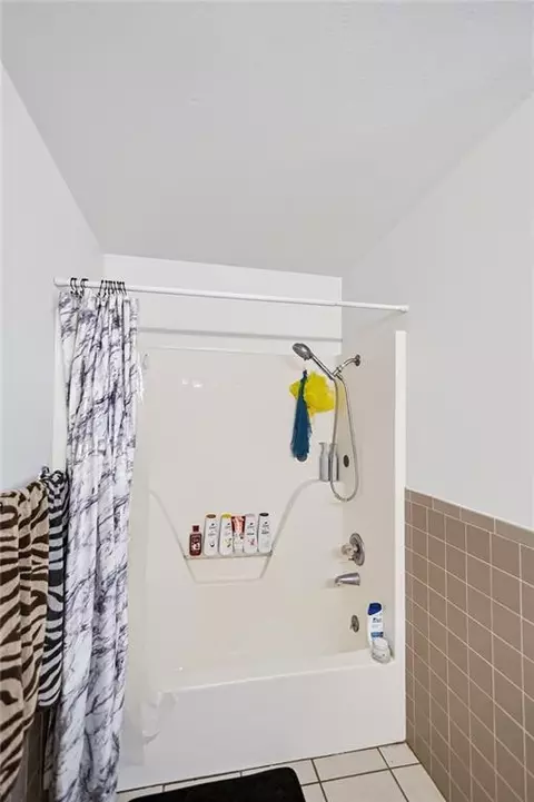 Bath - 1402 N 15th St, Atchison, KS 66002 photo 8 of 8