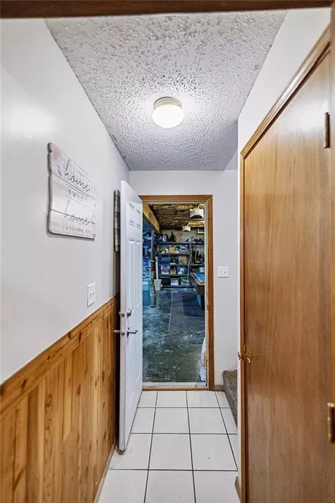 Entry Way - 1402 N 15th St, Atchison, KS 66002 photo 6 of 6