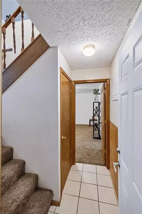 Entry Way - 1402 N 15th St, Atchison, KS 66002 photo 5 of 6