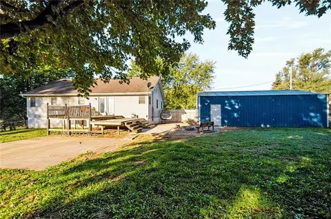 Exterior - 1402 N 15th St, Atchison, KS 66002 photo 15 of 28