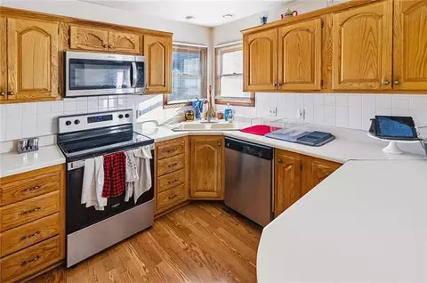 Kitchen - 1402 N 15th St, Atchison, KS 66002 photo 4 of 6