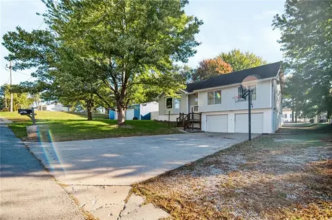 Exterior - 1402 N 15th St, Atchison, KS 66002 photo 28 of 28