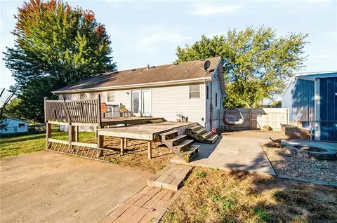 Exterior - 1402 N 15th St, Atchison, KS 66002 photo 13 of 28