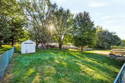 Exterior - 1402 N 15th St, Atchison, KS 66002 photo 10 of 28