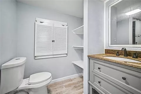 Bath - 807 E Gudgell St, Independence, MO 64055 photo 1 of 3