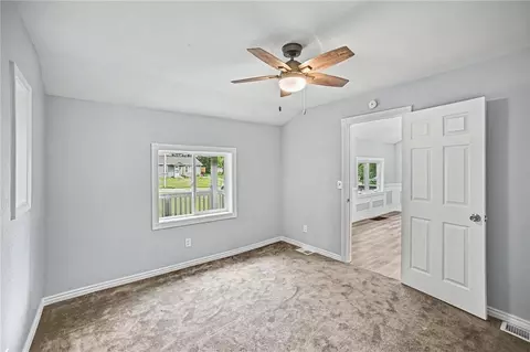 Bedroom - 807 E Gudgell St, Independence, MO 64055 photo 2 of 3