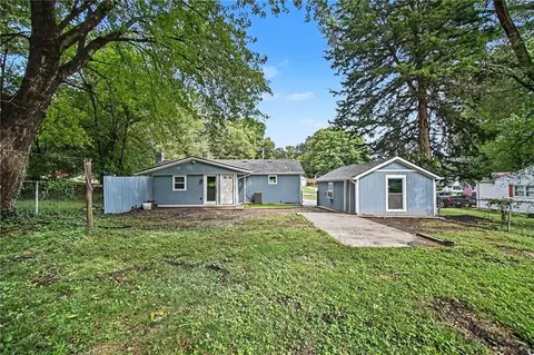 Exterior - 807 E Gudgell St, Independence, MO 64055 photo 3 of 3