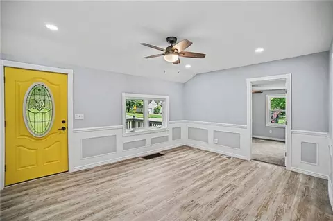 Living - 807 E Gudgell St, Independence, MO 64055 photo 1 of 3
