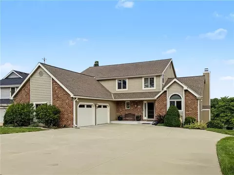 4308 Wimbledon Dr, Lawrence, KS 66047