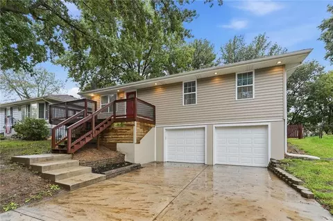 519 NE 98th Pl, Kansas City, MO 64155