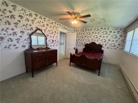 Bedroom - 14361 Zane Ave, Kidder, MO 64649 photo 4 of 5