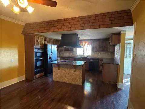 Kitchen - 14361 Zane Ave, Kidder, MO 64649 photo 1 of 6