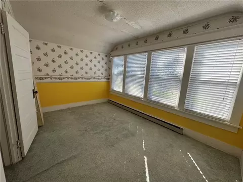 Bedroom - 14361 Zane Ave, Kidder, MO 64649 photo 3 of 5