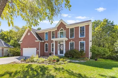 8216 N Michigan Ct, Kansas City, MO 64118