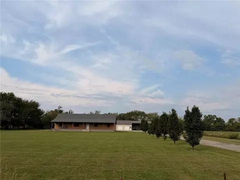 123 N 3 Hwy, Girard, KS 66743