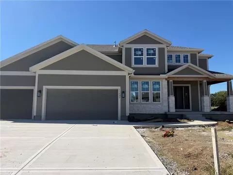 11426 S Emerald St, Olathe, KS 66061