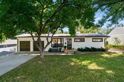 7141 Belinder Ave, Prairie Village, KS 66208