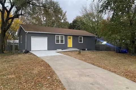 9201 W 98th Ter, Overland Park, KS 66212