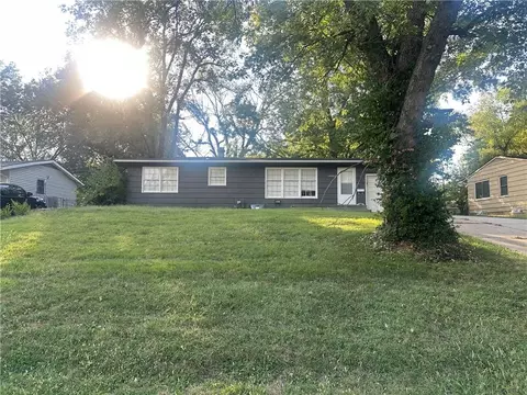 10002 Belmont Ave, Kansas City, MO 64134
