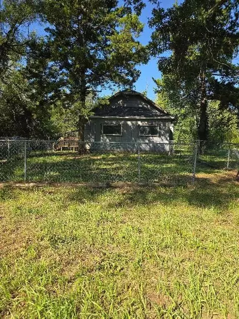 26669 New Lawrence Dr, Leavenworth, KS 66048