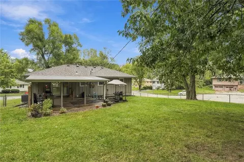 Exterior - 16317 E 34th St, Independence, MO 64055 photo 5 of 7