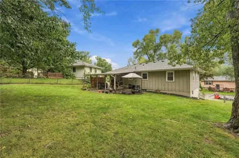 Exterior - 16317 E 34th St, Independence, MO 64055 photo 6 of 7