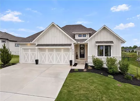 4315 Aspen Dr, Basehor, KS 66007