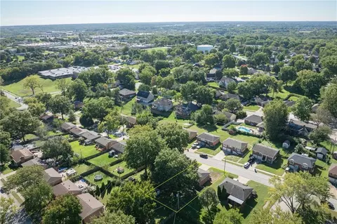 View/Area - 16904 E 35th Ter, Independence, MO 64055 photo 3 of 4
