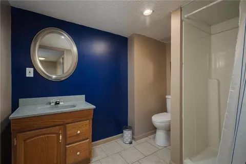 Bath - 16904 E 35th Ter, Independence, MO 64055 photo 3 of 3