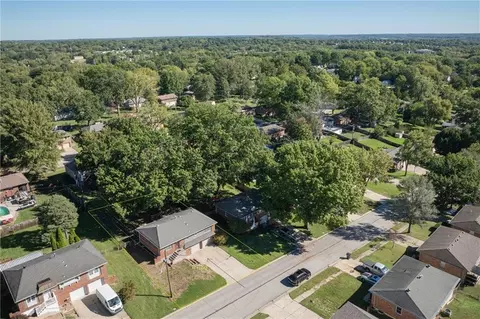 View/Area - 16904 E 35th Ter, Independence, MO 64055 photo 1 of 4