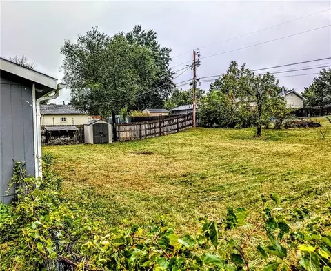 Exterior - 225 E Clearview Dr, Columbia, MO 65202 photo 5 of 6