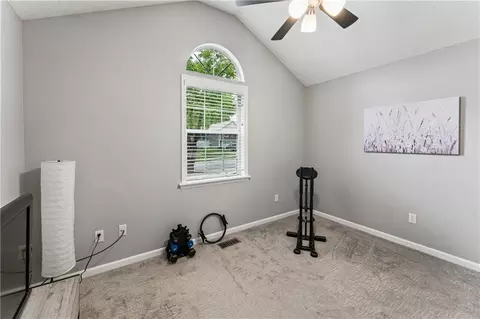 Bedroom - 809 NE Aaron Dr, Lees Summit, MO 64086 photo 5 of 10
