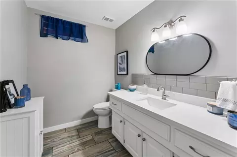 Bath - 809 NE Aaron Dr, Lees Summit, MO 64086 photo 4 of 4