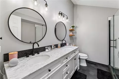 Bath - 809 NE Aaron Dr, Lees Summit, MO 64086 photo 1 of 4