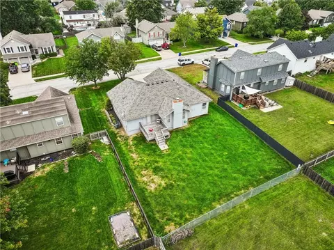 View/Area - 809 NE Aaron Dr, Lees Summit, MO 64086 photo 7 of 8