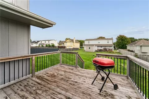Exterior - 809 NE Aaron Dr, Lees Summit, MO 64086 photo 8 of 9