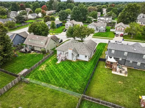 View/Area - 809 NE Aaron Dr, Lees Summit, MO 64086 photo 8 of 8
