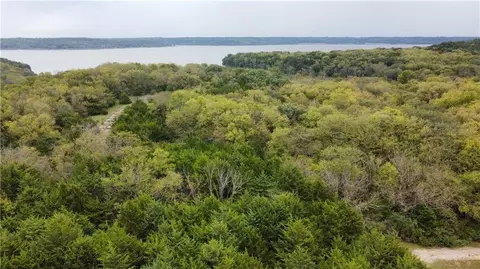 0 Locust Dr, Ozawkie, KS 66070