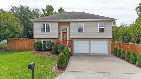 602 E 27th St, Sedalia, MO 65301