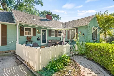 4605 W 72nd Ter, Prairie Village, KS 66208