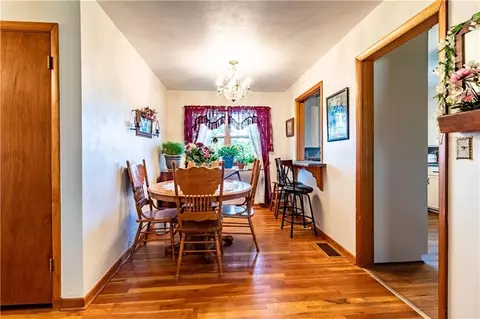 Dining - 305 Hillcrest Dr, Windsor, MO 65360 photo 1 of 1
