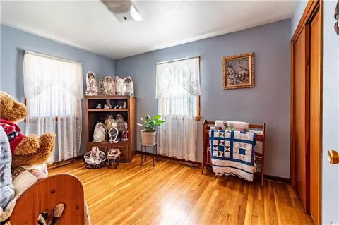 Bedroom - 305 Hillcrest Dr, Windsor, MO 65360 photo 2 of 3