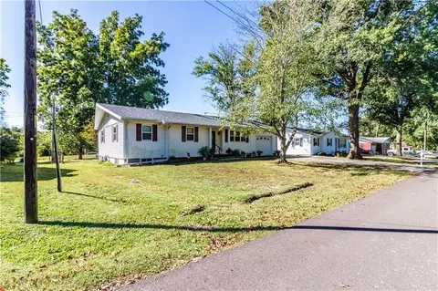 Other - 305 Hillcrest Dr, Windsor, MO 65360 photo 1 of 2